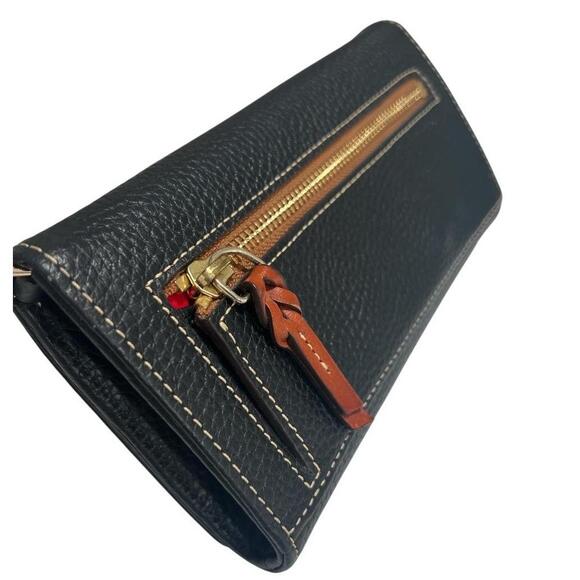 NWOT Dooney & Bourke Wexford Leather Daphne Crossbody Wallet in Black
Perfect! - Picture 4 of 10